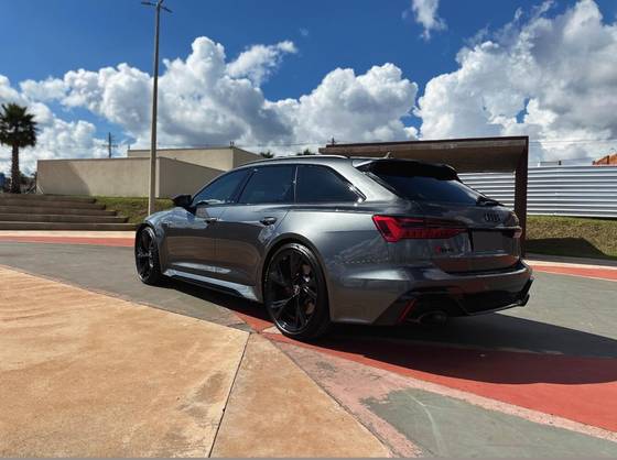 AUDI RS6 4.0 AVANT V8 TWINTURBO MHEV TIPTRONIC